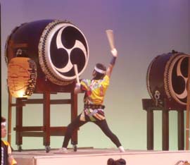 Taiko drum with a mitsudomoe